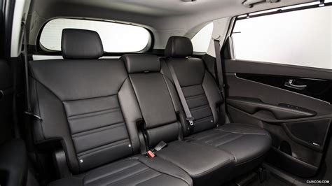 2015 Kia Sorento - Interior Rear Seats | Caricos