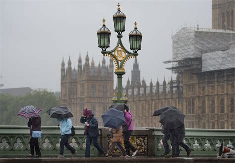 UK weather: Rain, storms, flash floods across eastern Britain | Metro News