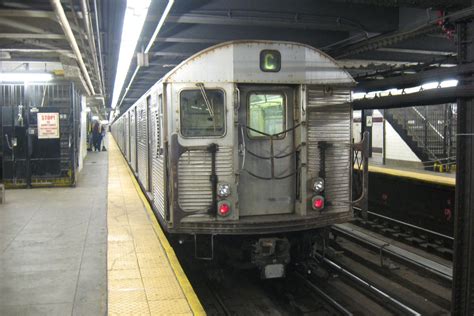 MTA adds extra-long cars to the C line to make more room for riders - Curbed NY