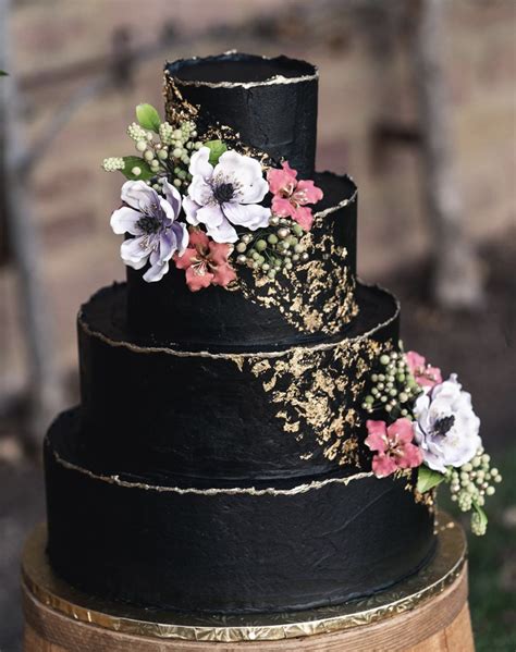 15 Unique Black Wedding Cakes - Find Your Cake Inspiration