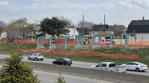 New Hollywood-style Detroit sign installed along I-94 ahead of NFL Draft