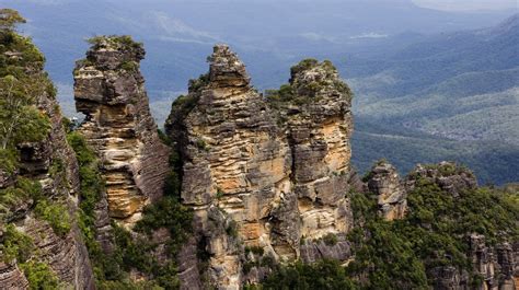 Three Sisters: Peculiar Rock Formation in Australia’s Blue Mountains ...