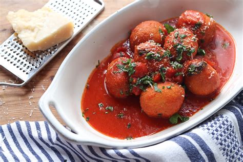 Polpette di pane, una ricetta da non sottovalutare - ACCADE in TAVOLA