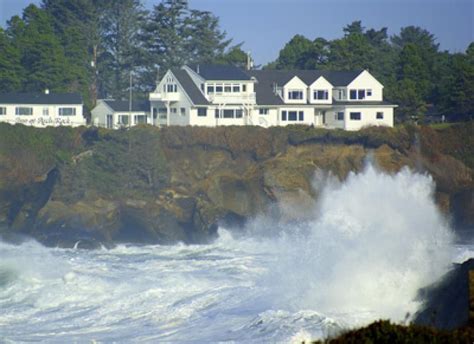 The Inn at Arch Rock, Oregon | Depoe bay, Cozy inn, Lincoln city