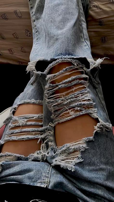 Ripped Jeans | Gamer Chair | Jeans | Aesthetic | Dark | Nataliemxxre | Ripped jeans, Boyfriend ...