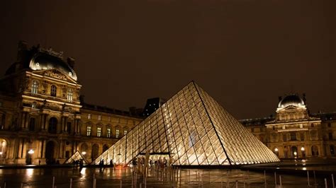 Louvre at night - hours, tickets, pyramid lights, entrances, night tours