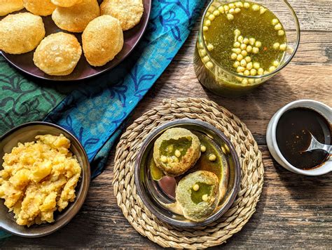 Pani Puri Recipe | Golgappa | Puchka - VegeCravings