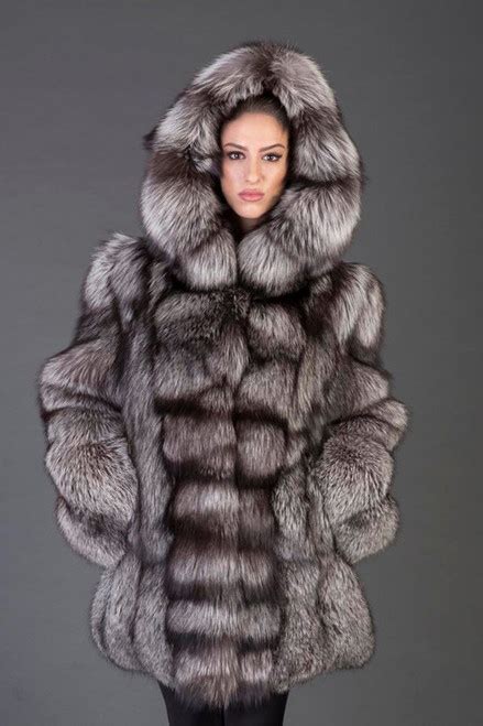 Silver Fox Fur Coat Hooded Rihanna | SKANDINAVIK FUR