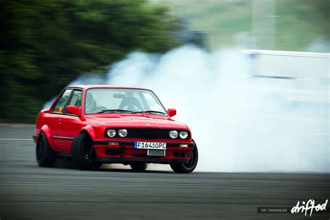 5 Must-Have Drifting Modifications | Bmw e30, E30, Home pictures