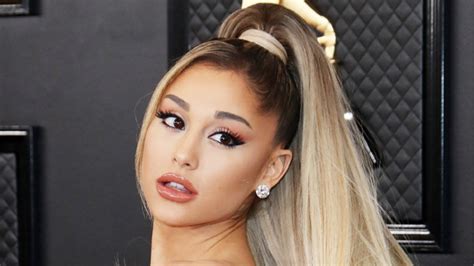 Ariana Grande’s Natural Curly Hair: Rocks Curls – Pics – Hollywood Life