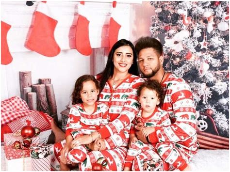 Yuli Gurriel Biography, Age, Height, Wife, Net Worth, Wiki