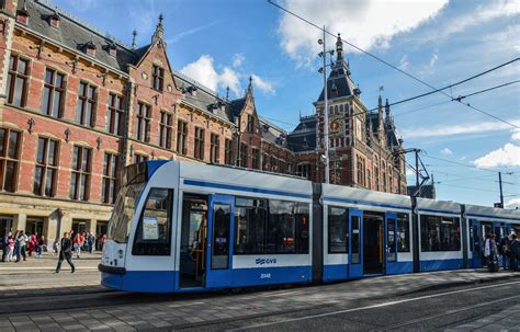 Tips for easy & cheap travel by bus, train and metro in Amsterdam