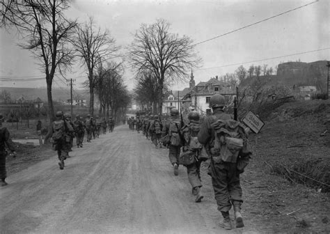 American Infantrymen of the 5th Infantry Regiment, 71st Infantry ...