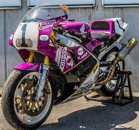 Fred Merkel's Rumi-Honda RC30, World Superbike Champion 1988/1989 | Racing bikes, Super bikes ...