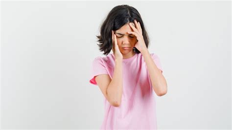 Stomach Pain With Migraine (Abdominal Migraine): Causes And Prevention - Boldsky.com