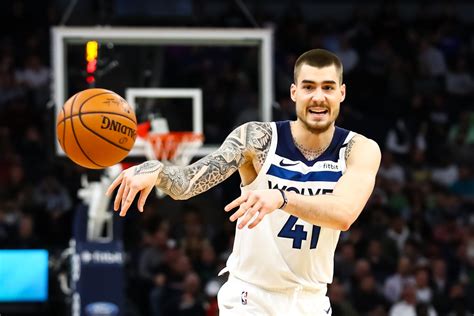 Minnesota Timberwolves reportedly re-sign Juancho Hernangomez