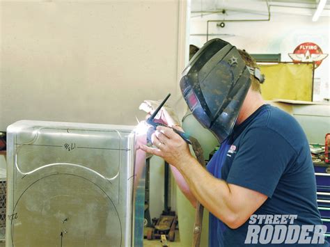 Fabricating a Custom Aluminum Fan Shroud - Street Rodder Magazine