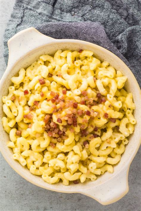 One Pot Mac and Cheese with Crispy Pancetta (30 minutes) - The Retro Foodie