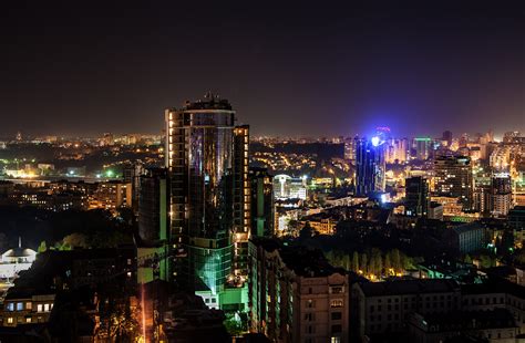 Magnificent photos of Kyiv city at night · Ukraine travel blog