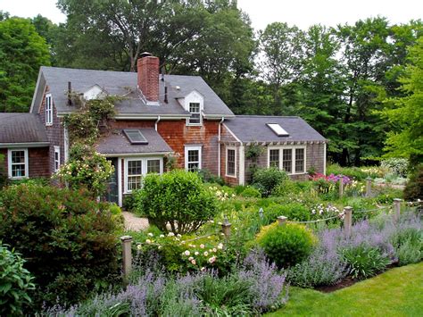 19 Dreamy Cottage Gardens | HGTV's Decorating & Design Blog | HGTV