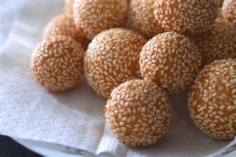 Sesame Balls Recipe (Vietnamese Bánh Cam) - Hungry Huy