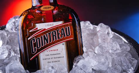 Cointreau vs Triple Sec: What's the Difference? - Insanely Good