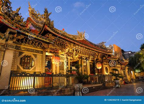 Longshan temple editorial stock image. Image of travel - 124235219