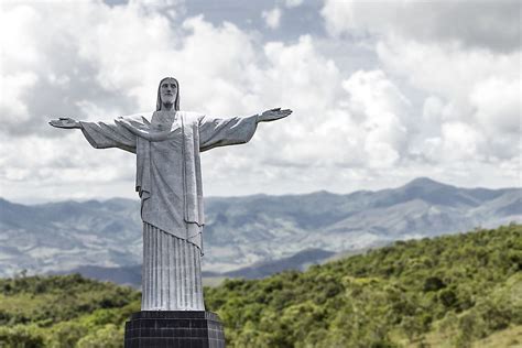 The Christ the Redeemer Statue - Rio de Janeiro, Brazil - WorldAtlas.com