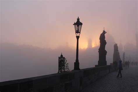 Guide to Sunrise Photography on Charles Bridge, Prague - DALIBRO