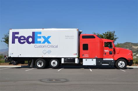 FEDEX CUSTOM CRITICAL - KENWORTH BOX TRUCK | Kenworth trucks, Trucks ...