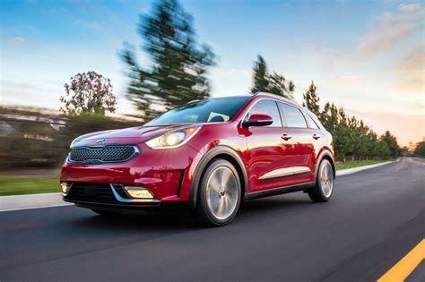 Kia Niro hybrid SUV unveiled - Photos (1 of 21)