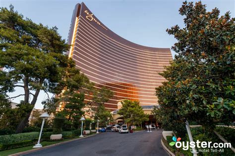 Biggest Hotels in Vegas | Oyster.com