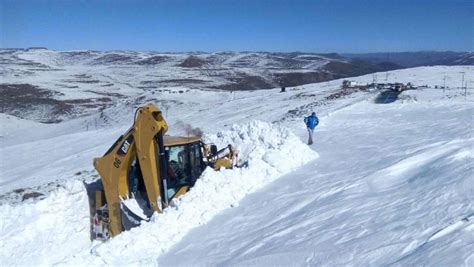 Heaviest snowfall in 20 years for Lesotho, Africa pictures and videos ...