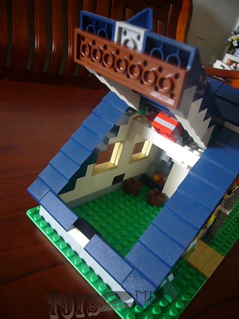 TOYS2MUCH: LEGO Creator Apple Tree House 5891