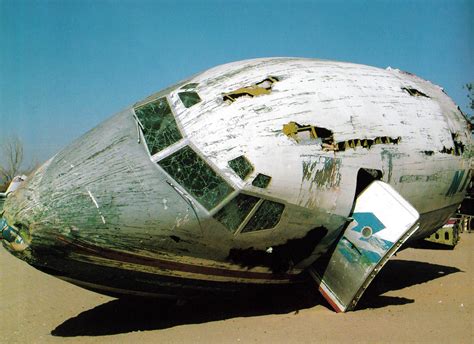 Abandoned airplane at Davis-Monthan Air Force Base Aircraft boneyard, Tucson, AZ [2436 x 1768 ...