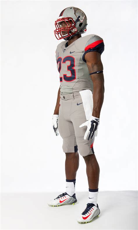 UConn Football Debuts New Alternate Uniforms - Hartford Courant