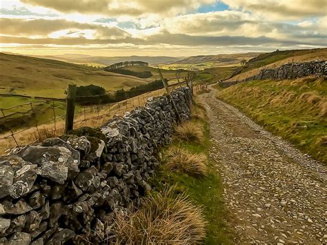 Pen-y-ghent walk from Horton-in-Ribblesdale | Walks in Yorkshire