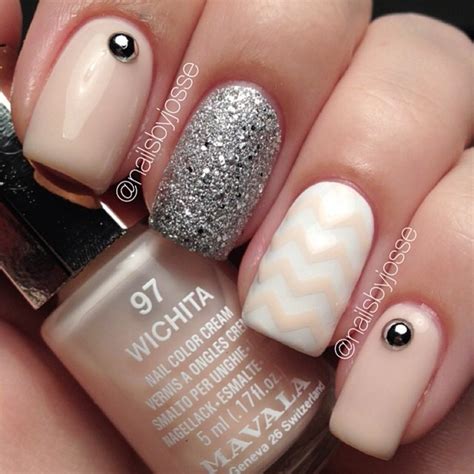 15 Zig-Zag Nail Art Designs To Try This Spring - Eyes on Chic