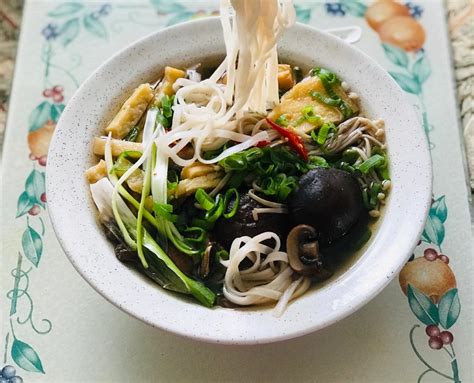 Pho – Rice Noodles Soup – Non La Vegetarian Cafe