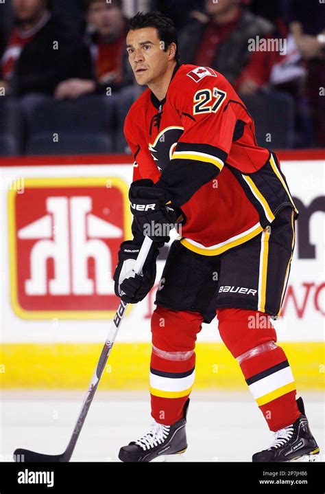 NHL player profile photo on Calgary Flames' Steve Staios during a ...