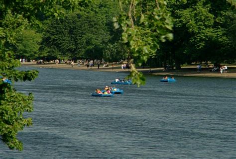 Serpentine Lake in Hyde Park Stock Footage Video (100% Royalty-free) 2382266 | Shutterstock