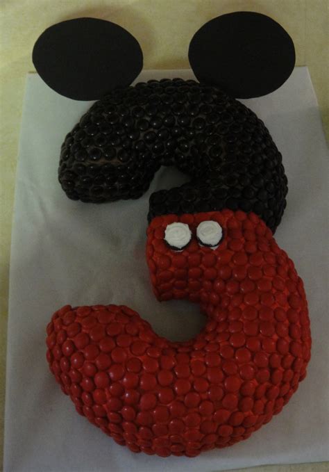 mickey-mouse-number cake - WonderfulDIY.com