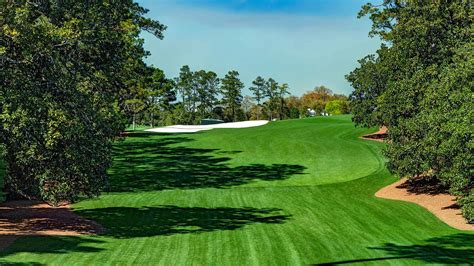 Masters holes: Augusta National's par-4 18th, explained by Tiger Woods