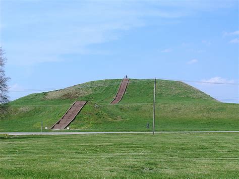 Cahokia Mounds Historical Facts and Pictures | The History Hub