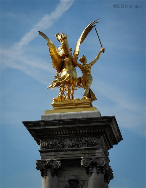 Photos of Renommee du Commerce statue on Pont Alexandre III - Page 61