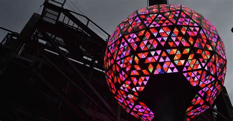 So That's Why A Ball Drops In Times Square On New Year's | HuffPost