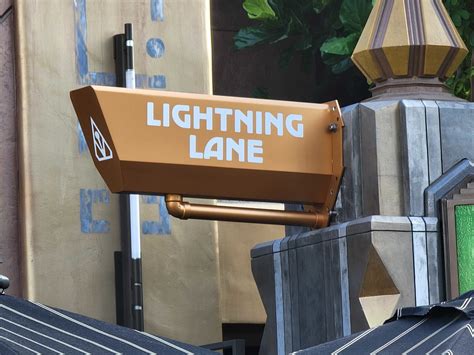 PHOTOS: More Lightning Lane Signs Installed at Disneyland Resort Ahead ...