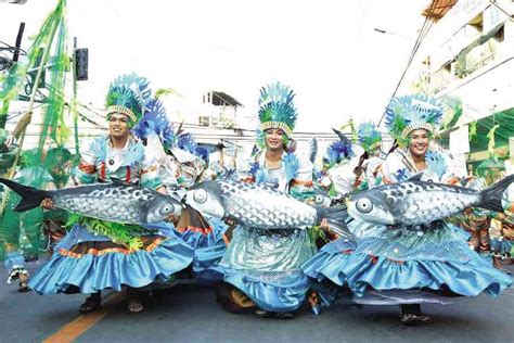 Bangus Festival : Dagupan City | Festival costumes, Festival design, Sinulog festival