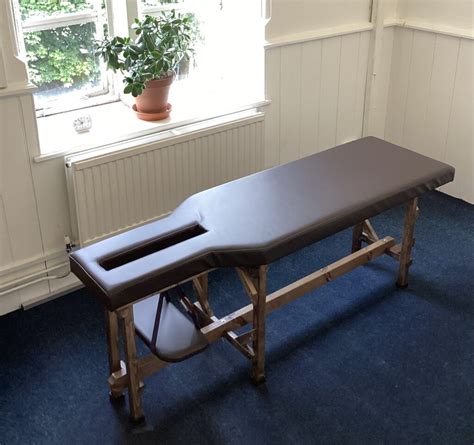 Chiropractic Table - The Healthpraxis