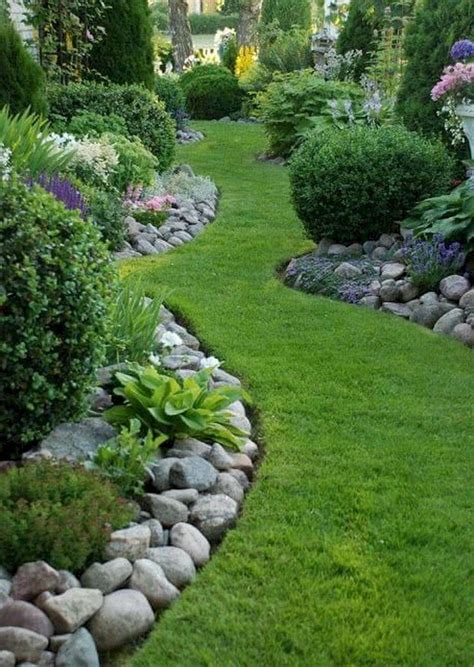 63+ Beautiful Front Yard Rock Garden Landscaping Ideas | Rock garden ...